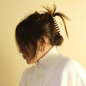 How to Style a Claw Clip
